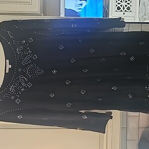 Joan Wass size large lightweight top with sparkle